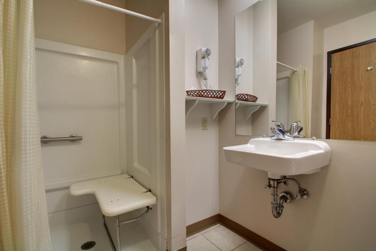 Quality Inn Hamilton Bagian luar foto