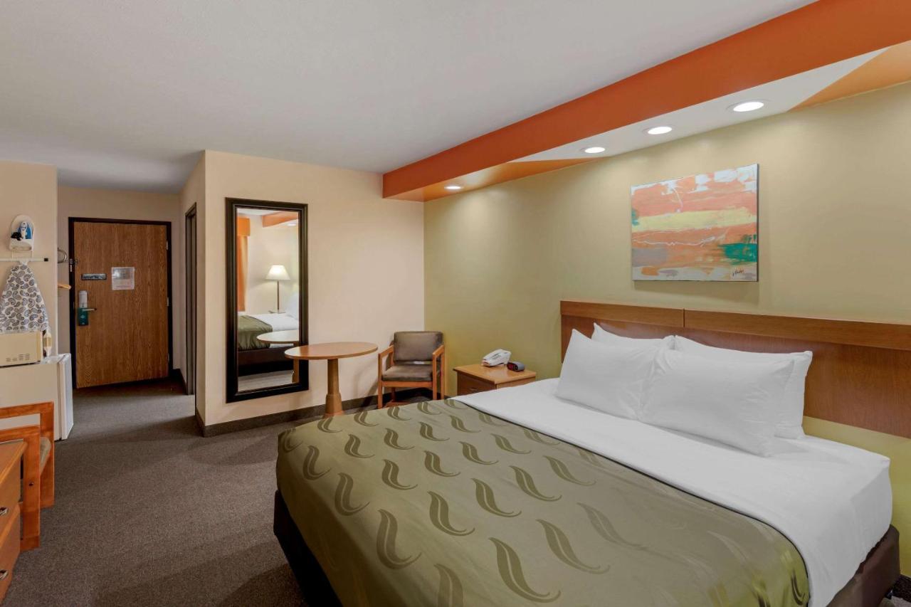 Quality Inn Hamilton Bagian luar foto