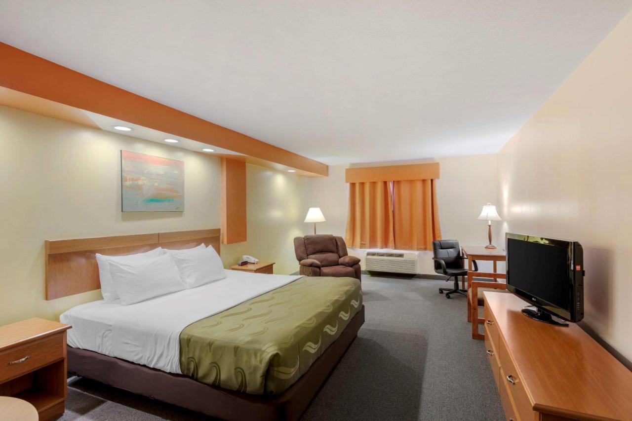 Quality Inn Hamilton Bagian luar foto