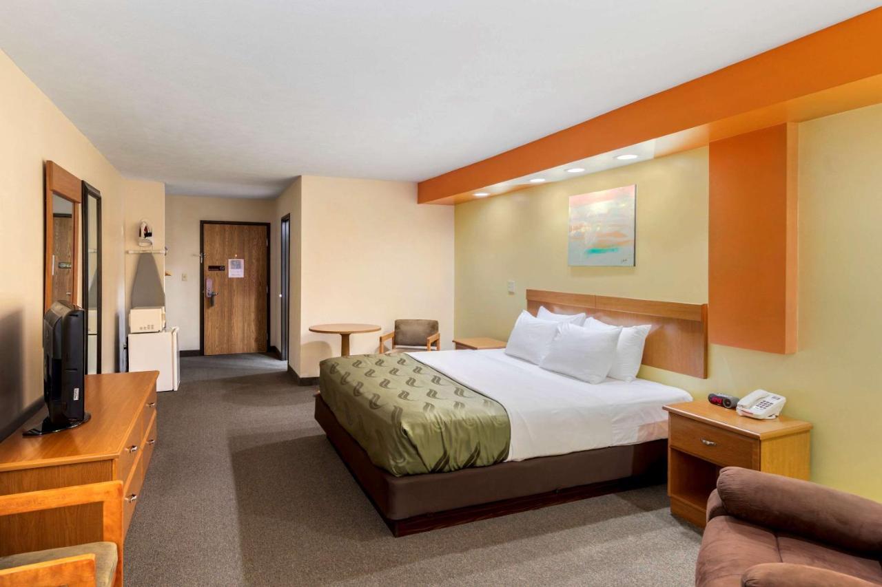 Quality Inn Hamilton Bagian luar foto