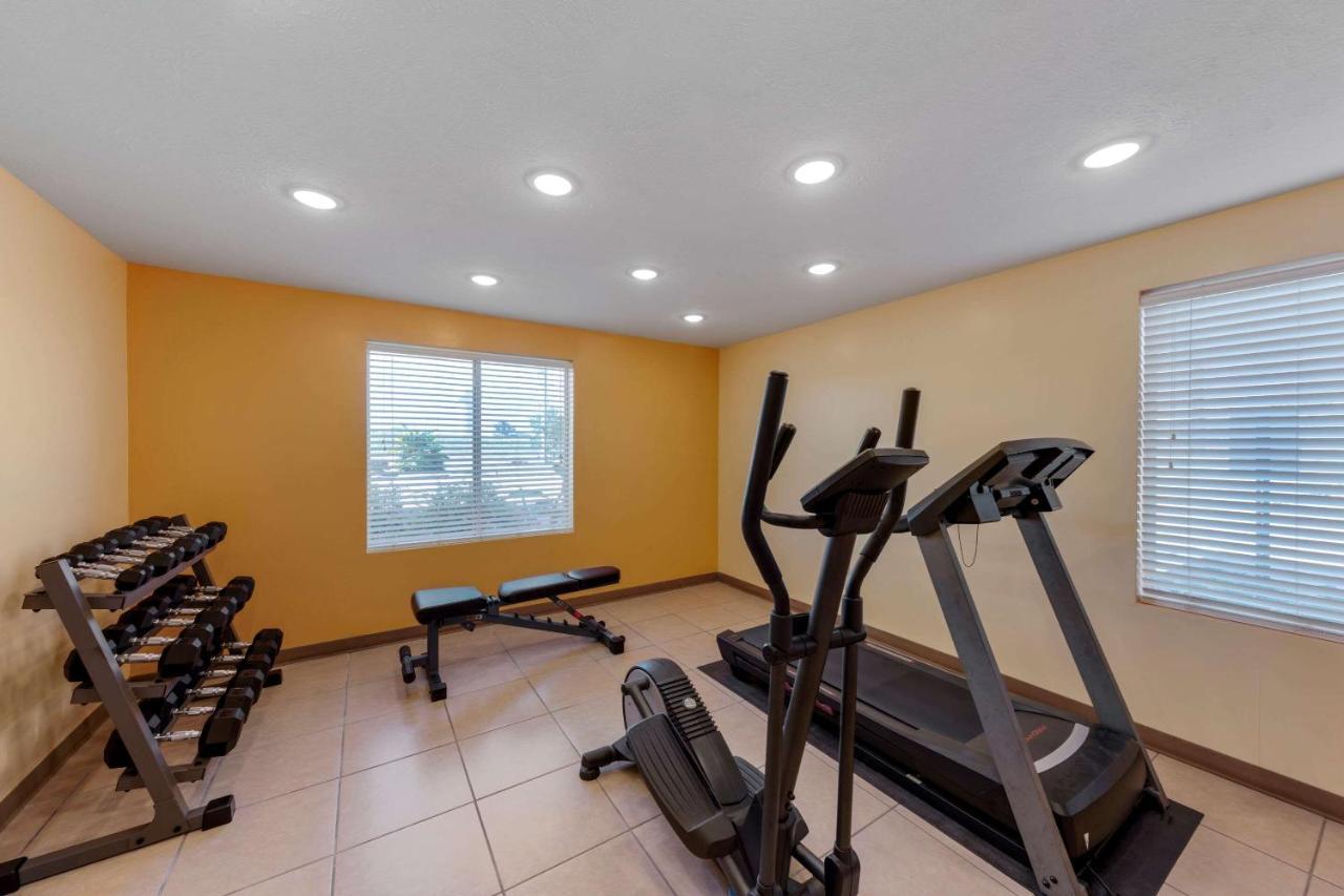 Quality Inn Hamilton Bagian luar foto