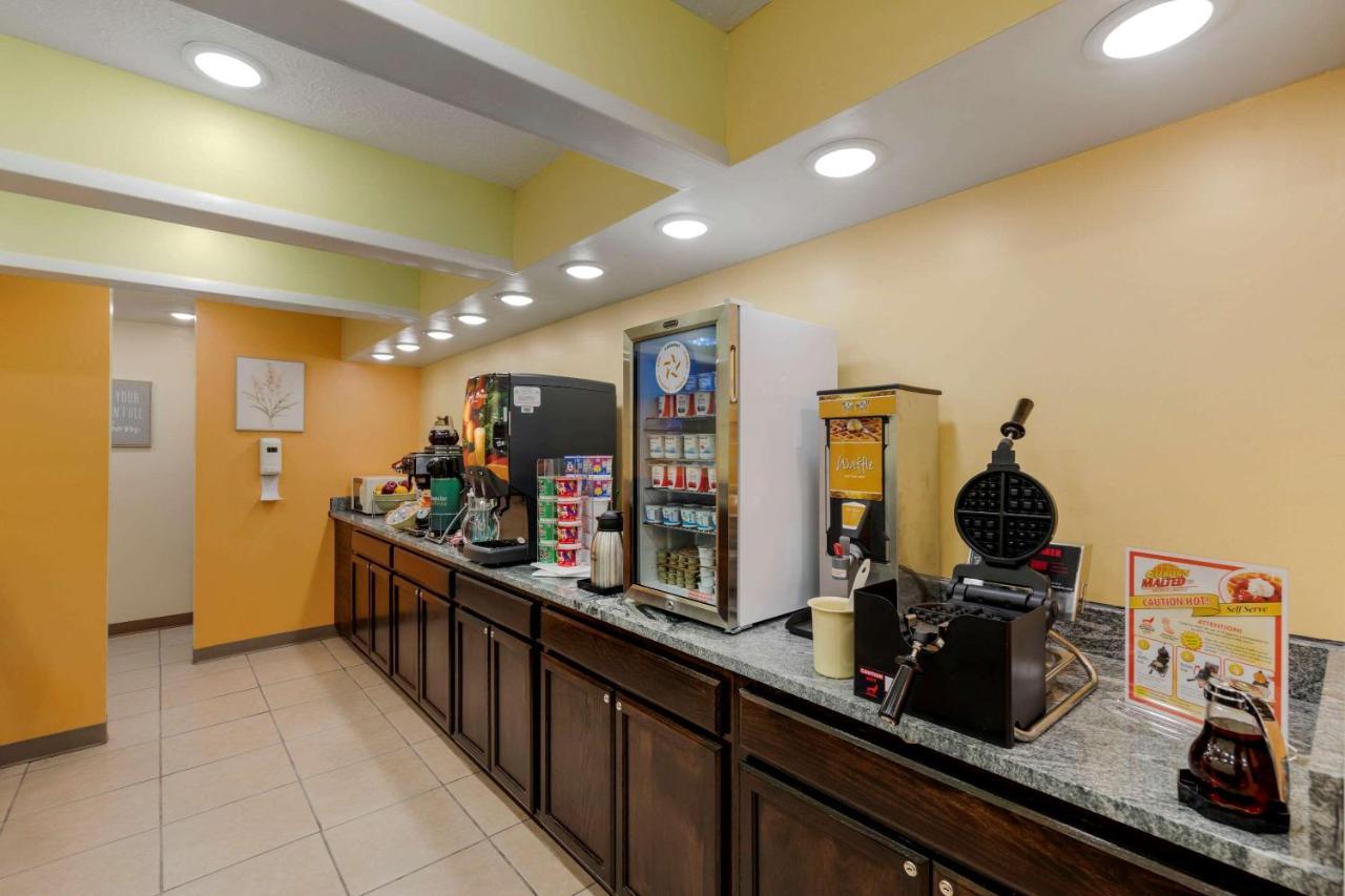 Quality Inn Hamilton Bagian luar foto
