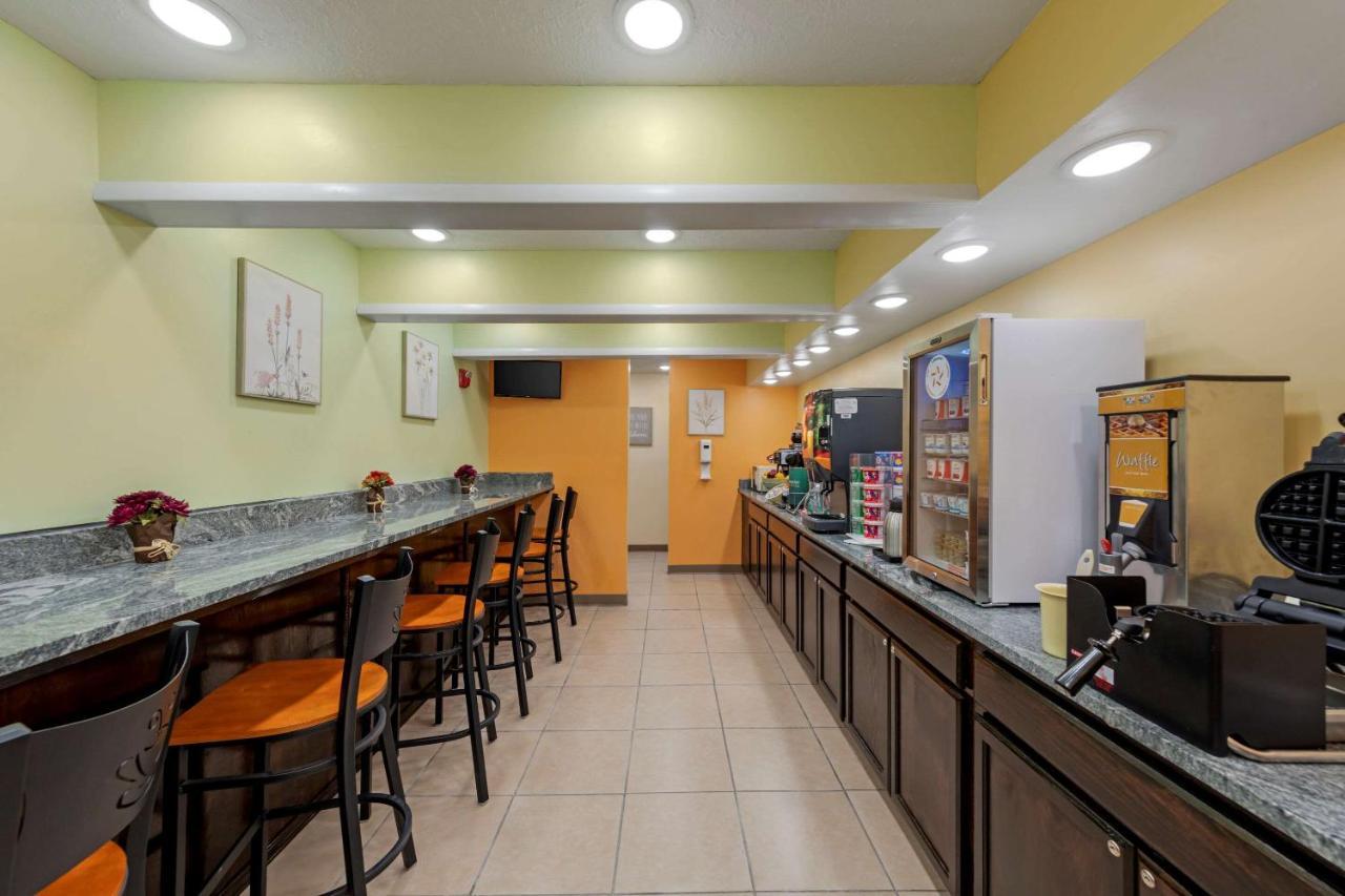 Quality Inn Hamilton Bagian luar foto
