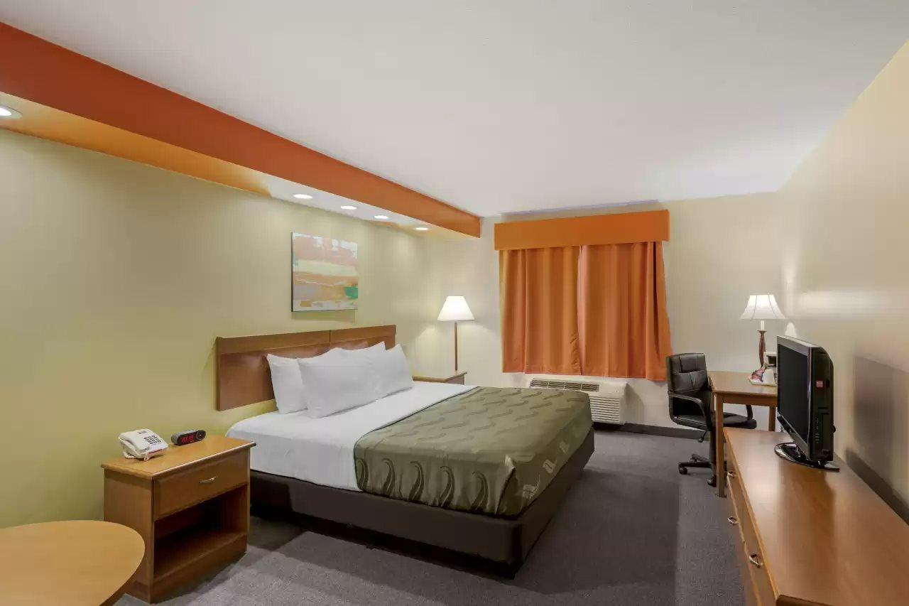 Quality Inn Hamilton Bagian luar foto
