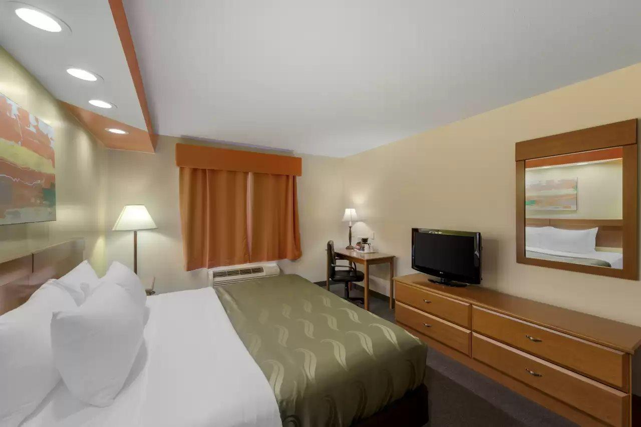 Quality Inn Hamilton Bagian luar foto